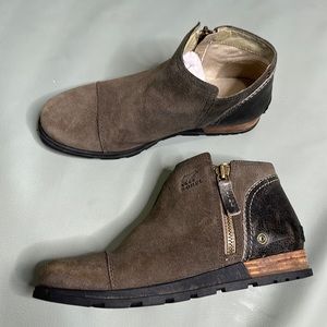 Sorel Major Low suede and leather side zip low ankle boots booties 8 gorpcore